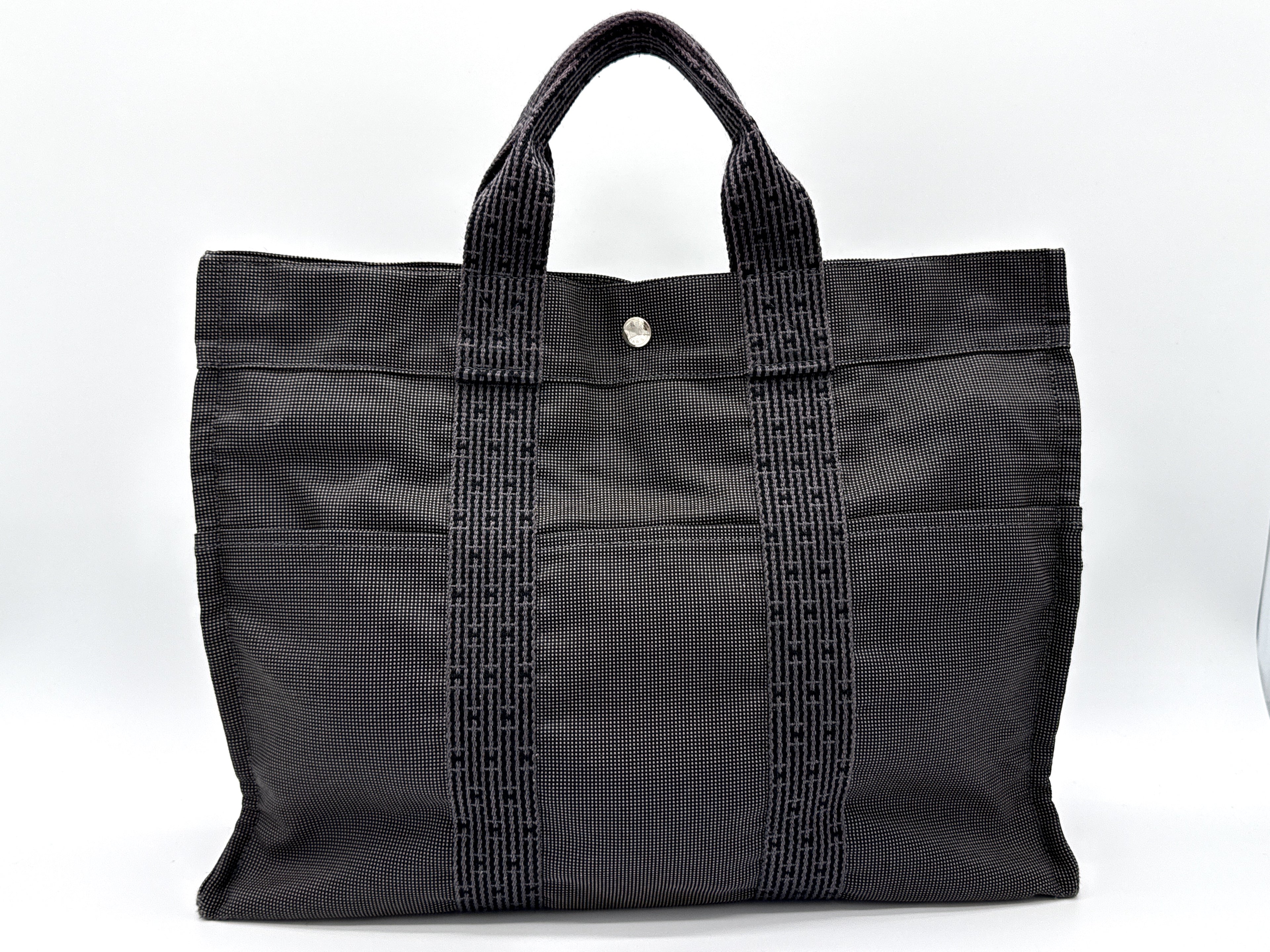 Hermès Her Line MM Hand Bag – Gray Canvas (SKU: 150448)