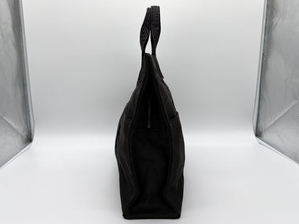 Hermès Her Line MM Hand Bag – Gray Canvas (SKU: 150448)