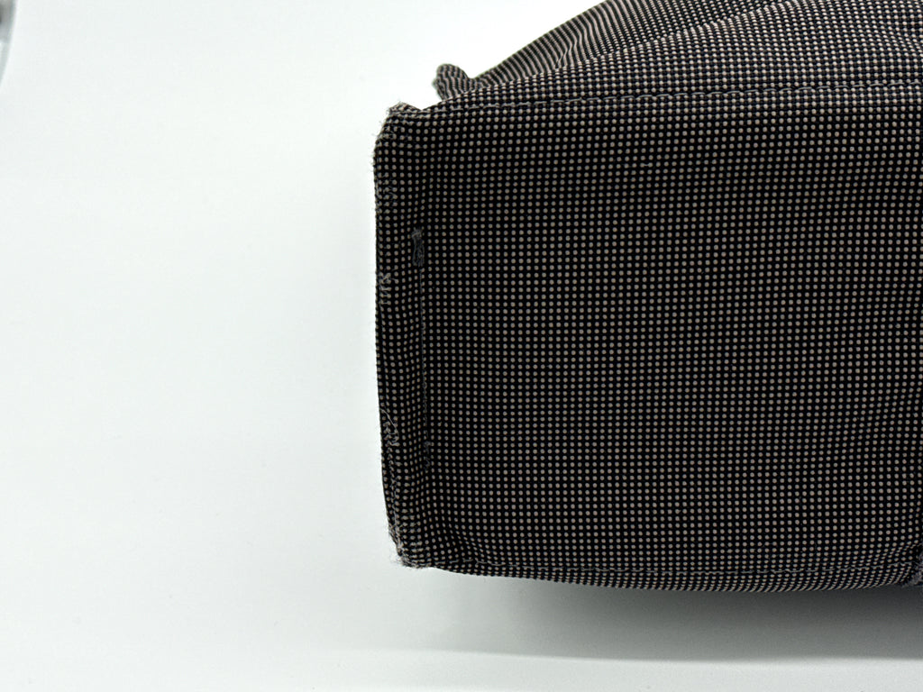 Hermès Her Line MM Hand Bag – Gray Canvas (SKU: 150448)