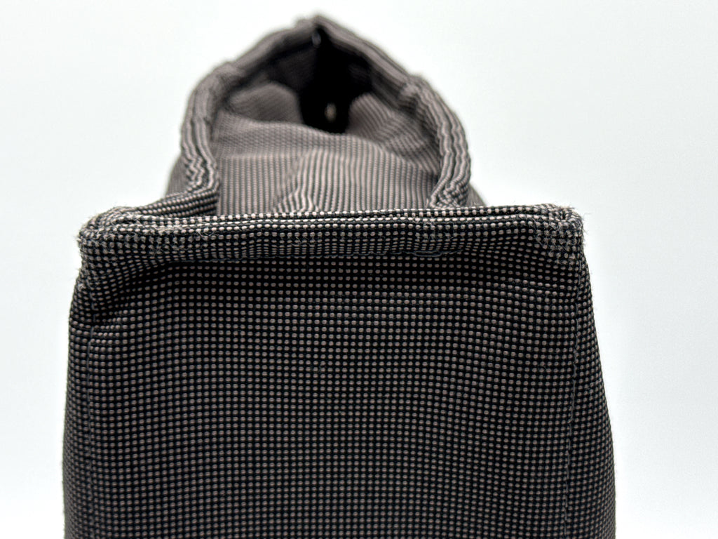 Hermès Her Line MM Hand Bag – Gray Canvas (SKU: 150448)