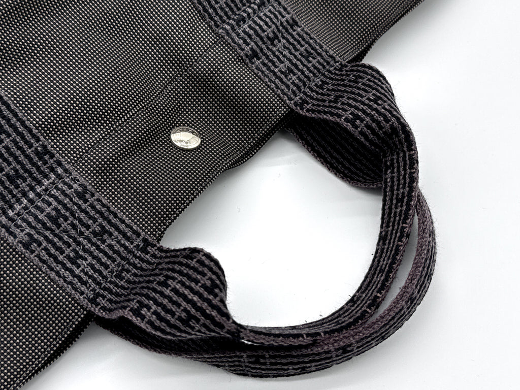 Hermès Her Line MM Hand Bag – Gray Canvas (SKU: 150448)