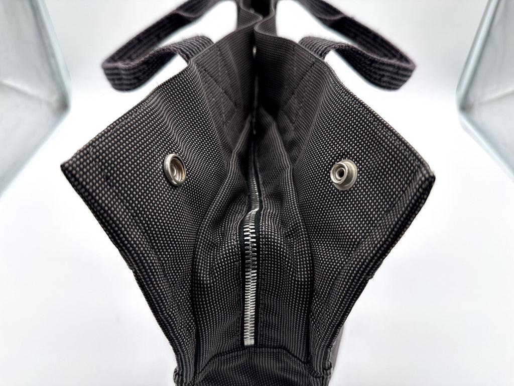 Hermès Her Line MM Hand Bag – Gray Canvas (SKU: 150448)