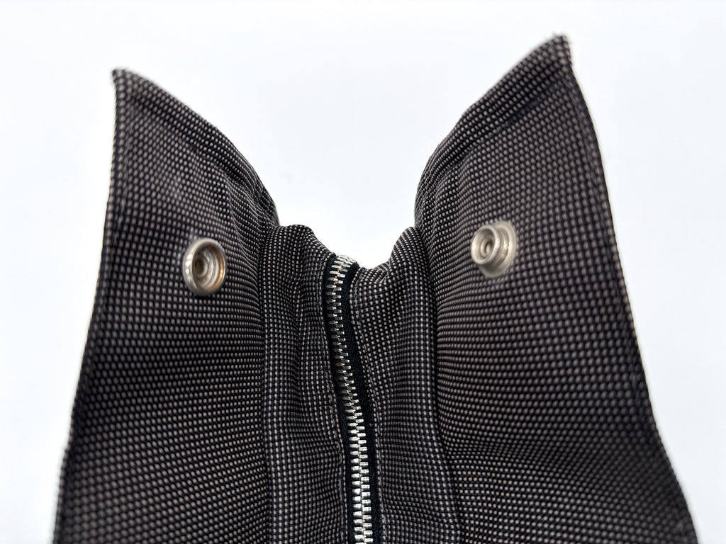 Hermès Her Line MM Hand Bag – Gray Canvas (SKU: 150448)