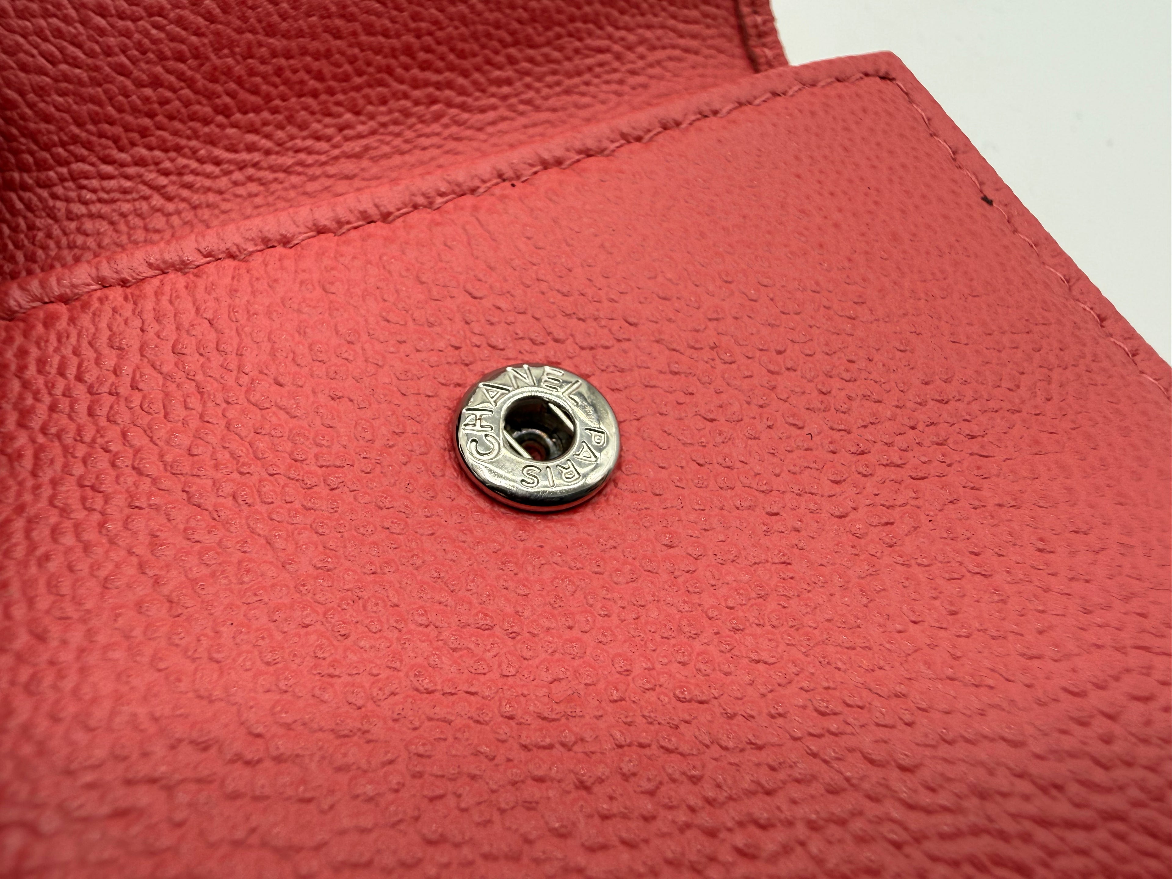 Chanel Matelassé Compact Wallet – Pink Caviar Skin (SKU: 143012M)