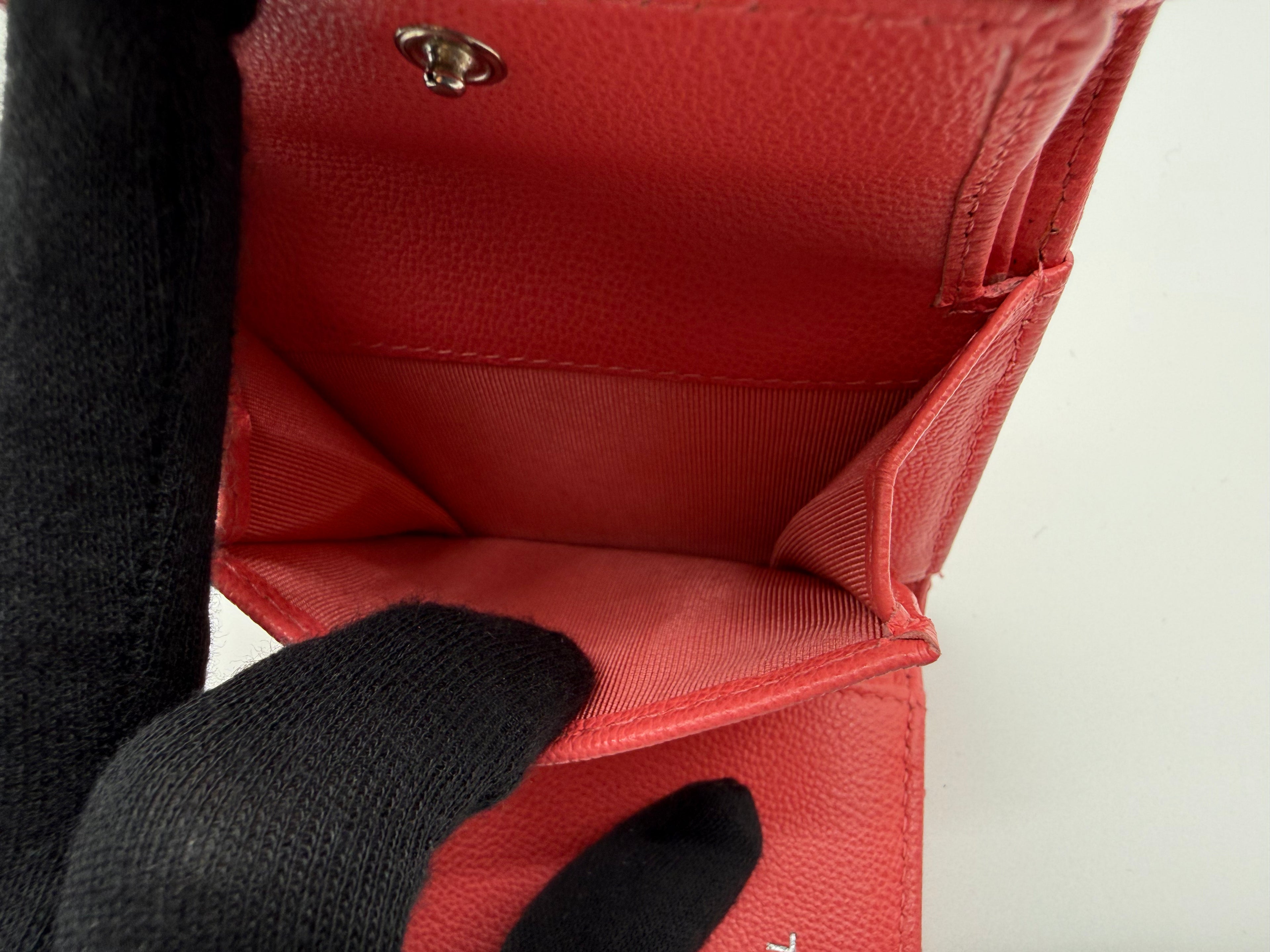 Chanel Matelassé Compact Wallet – Pink Caviar Skin (SKU: 143012M)