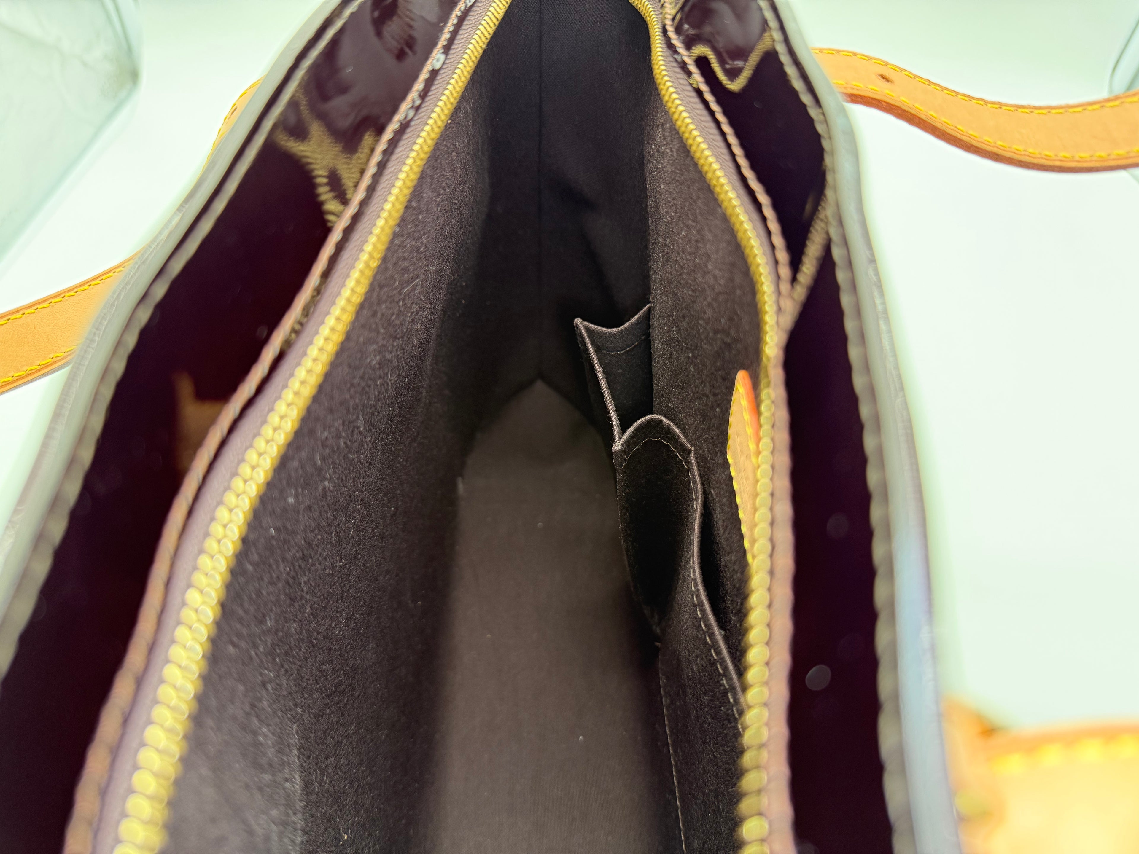 Louis Vuitton Monogram Vernis Brentwood Tote – Amarante Patent Leather (SKU: 149227V)