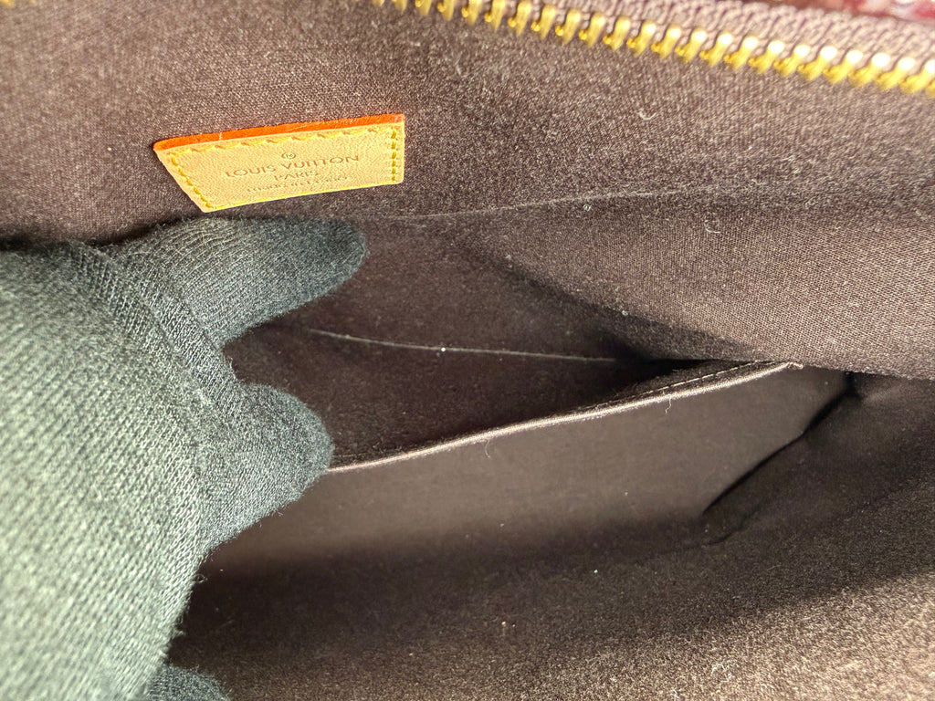 Louis Vuitton Monogram Vernis Brentwood Tote – Amarante Patent Leather (SKU: 149227V)