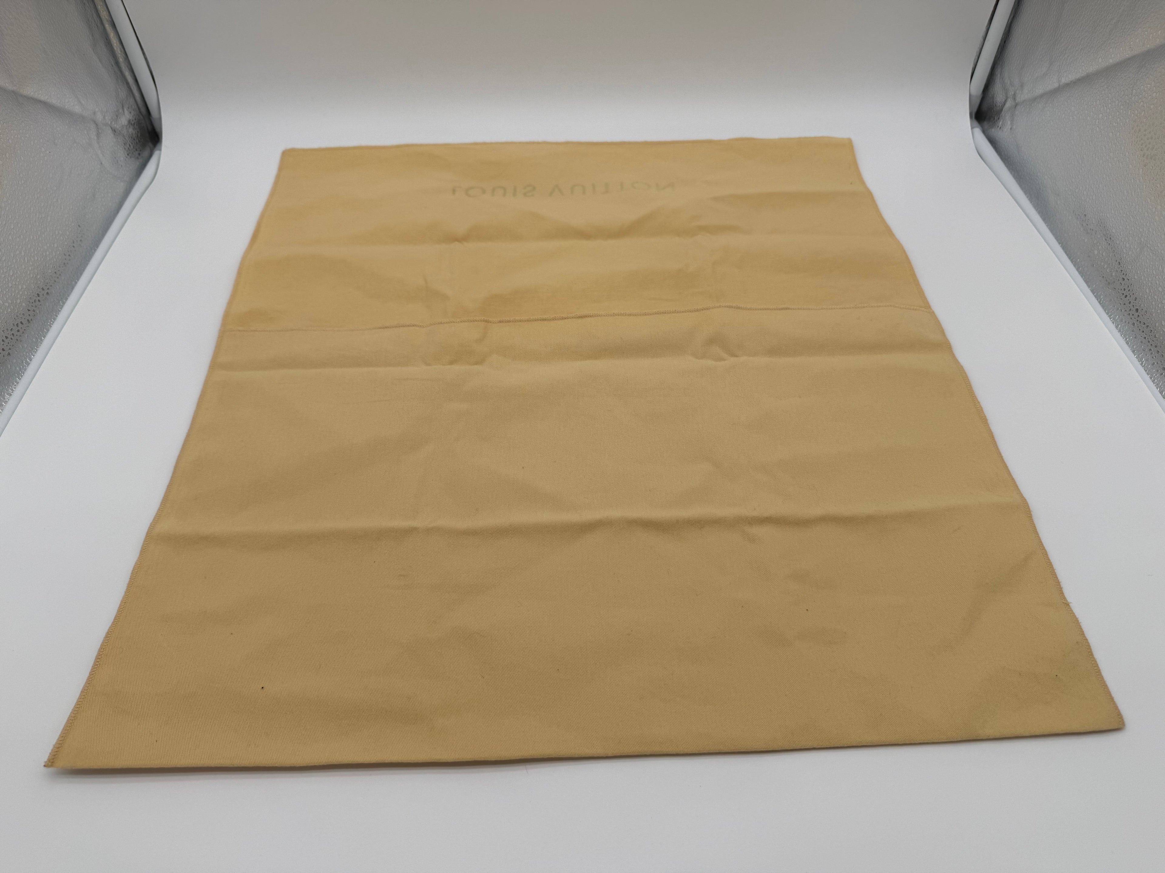 Louis Vuitton Monogram Vernis Brentwood Tote – Amarante Patent Leather (SKU: 149227V)