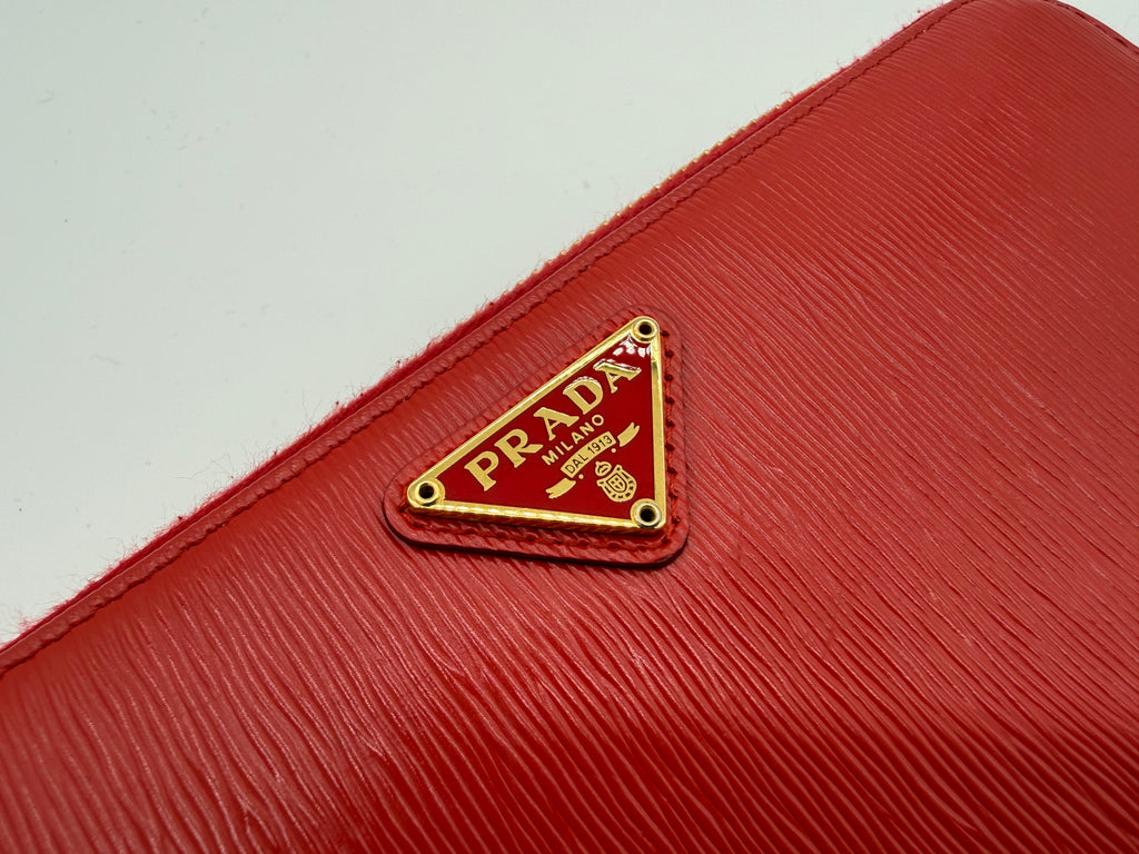 Prada Long Wallet – Red Leather with Gold Hardware (SKU: am9179V)
