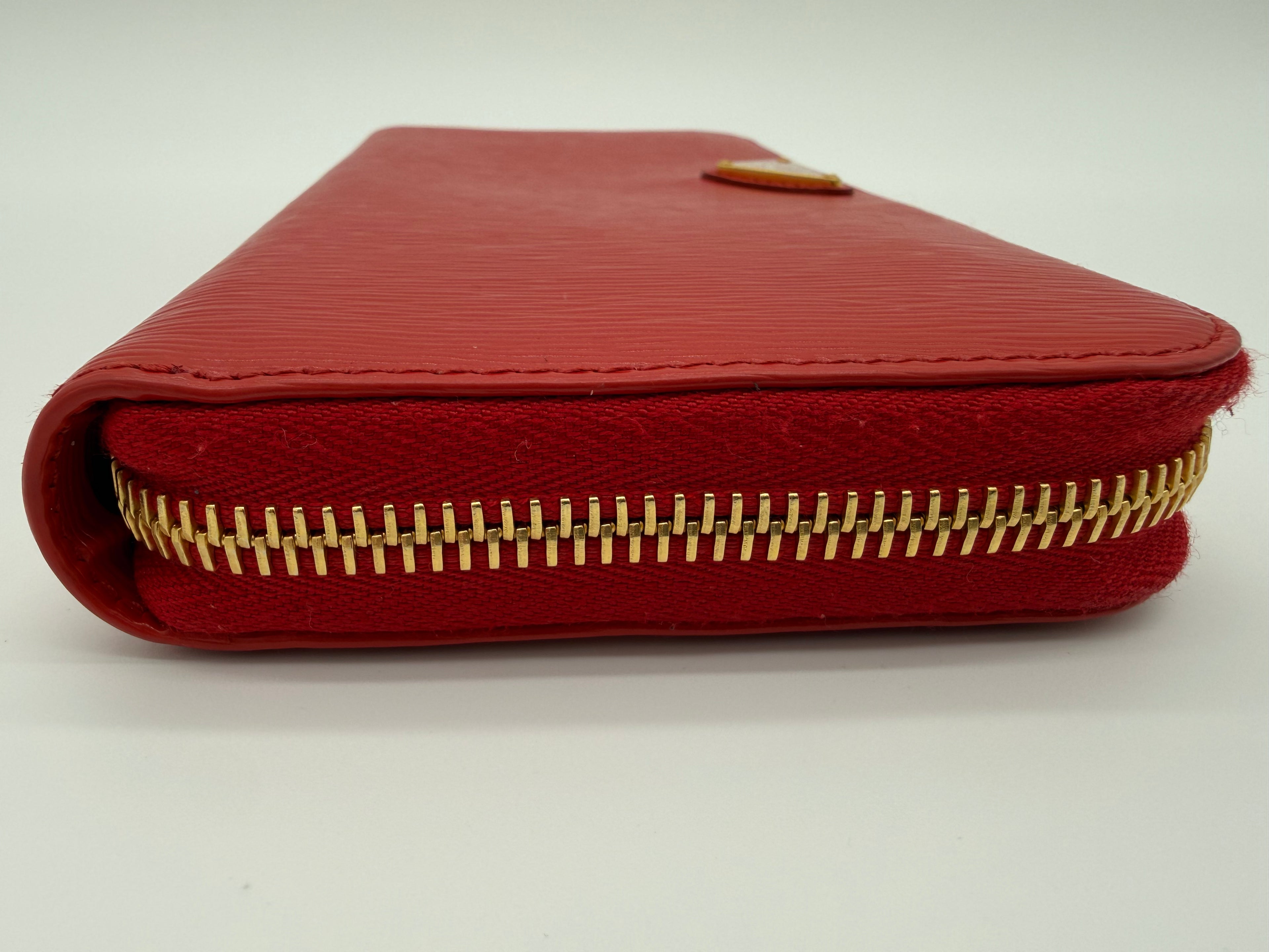 Prada Long Wallet – Red Leather with Gold Hardware (SKU: am9179V)