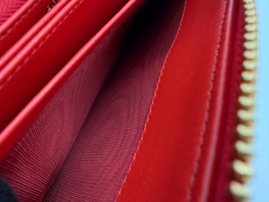 Prada Long Wallet – Red Leather with Gold Hardware (SKU: am9179V)