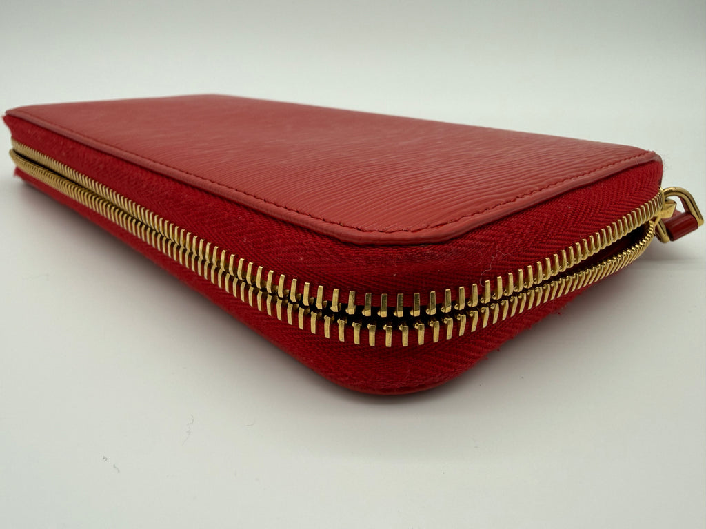 Prada Long Wallet – Red Leather with Gold Hardware (SKU: am9179V)
