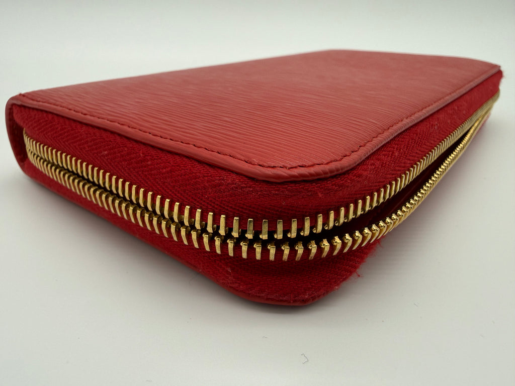 Prada Long Wallet – Red Leather with Gold Hardware (SKU: am9179V)