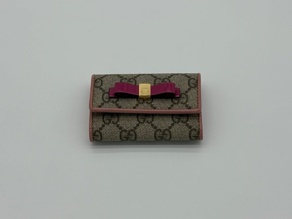 Gucci GG Supreme Key Case – Beige Canvas (SKU: sw1580)