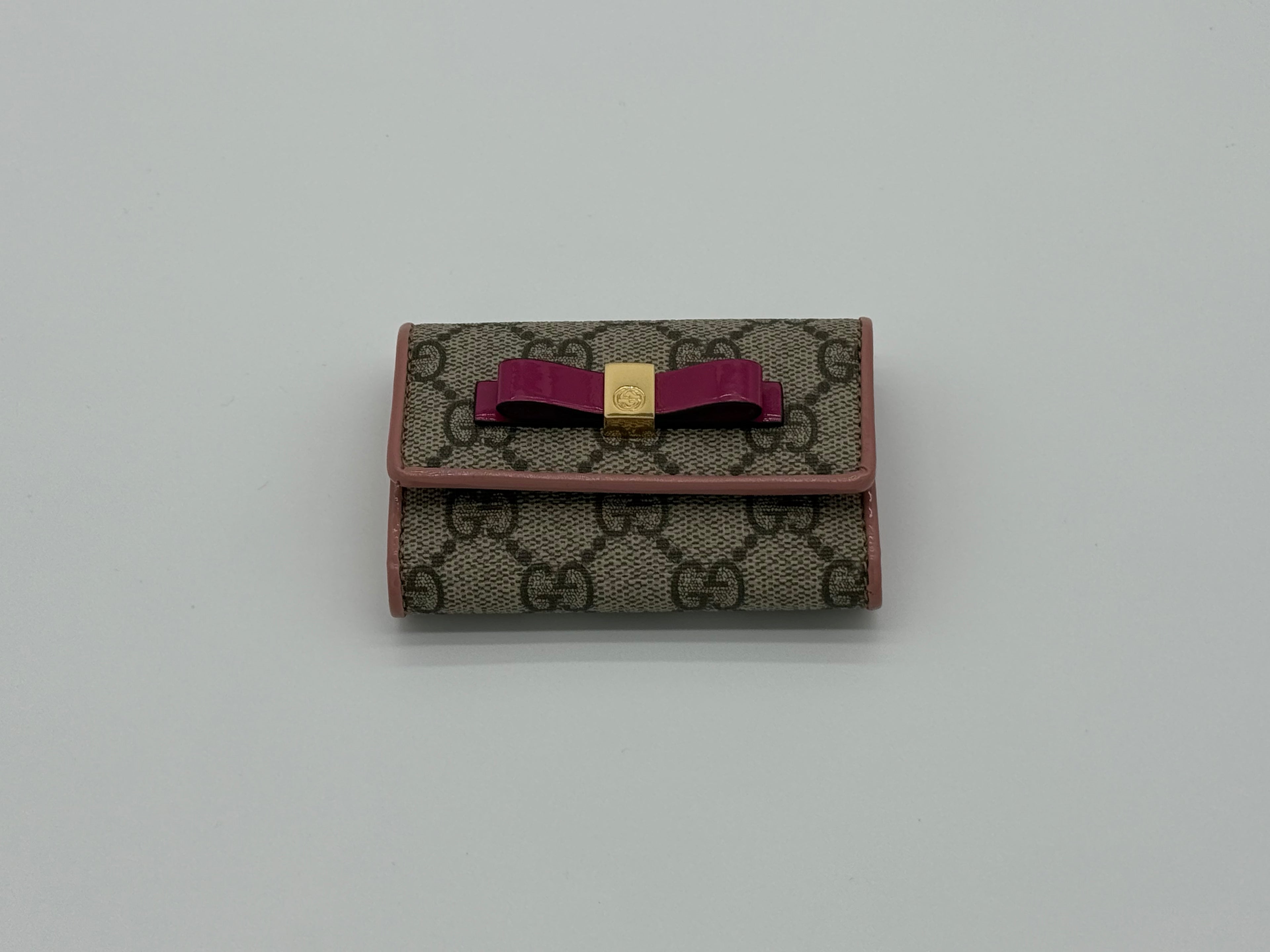 Gucci GG Supreme Key Case – Beige Canvas (SKU: sw1580)