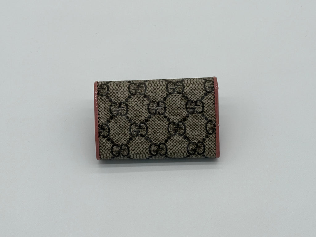 Gucci GG Supreme Key Case – Beige Canvas (SKU: sw1580)