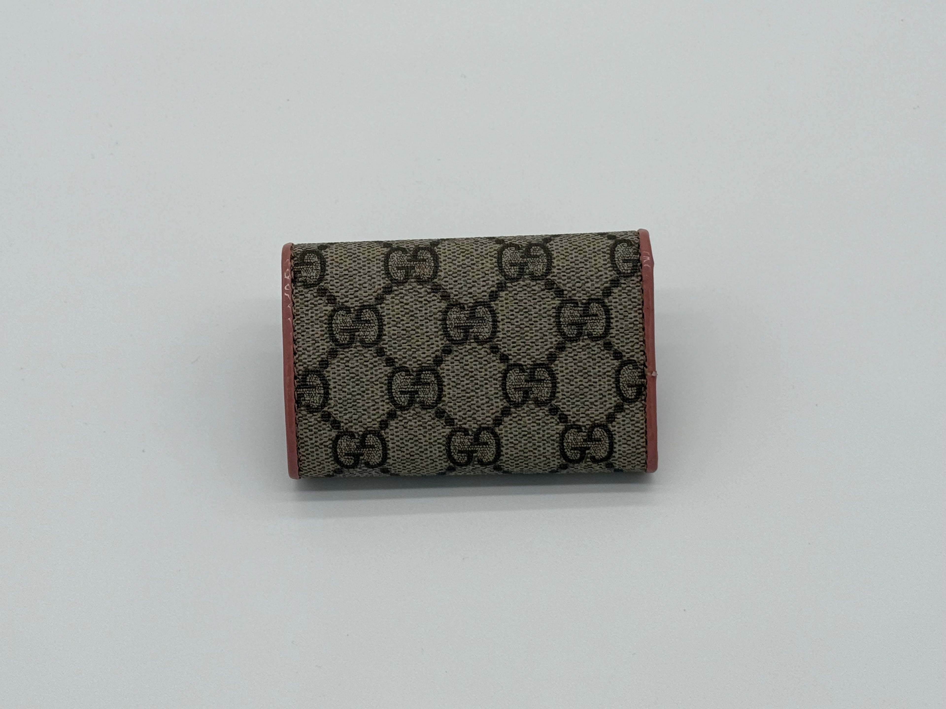 Gucci GG Supreme Key Case – Beige Canvas (SKU: sw1580)