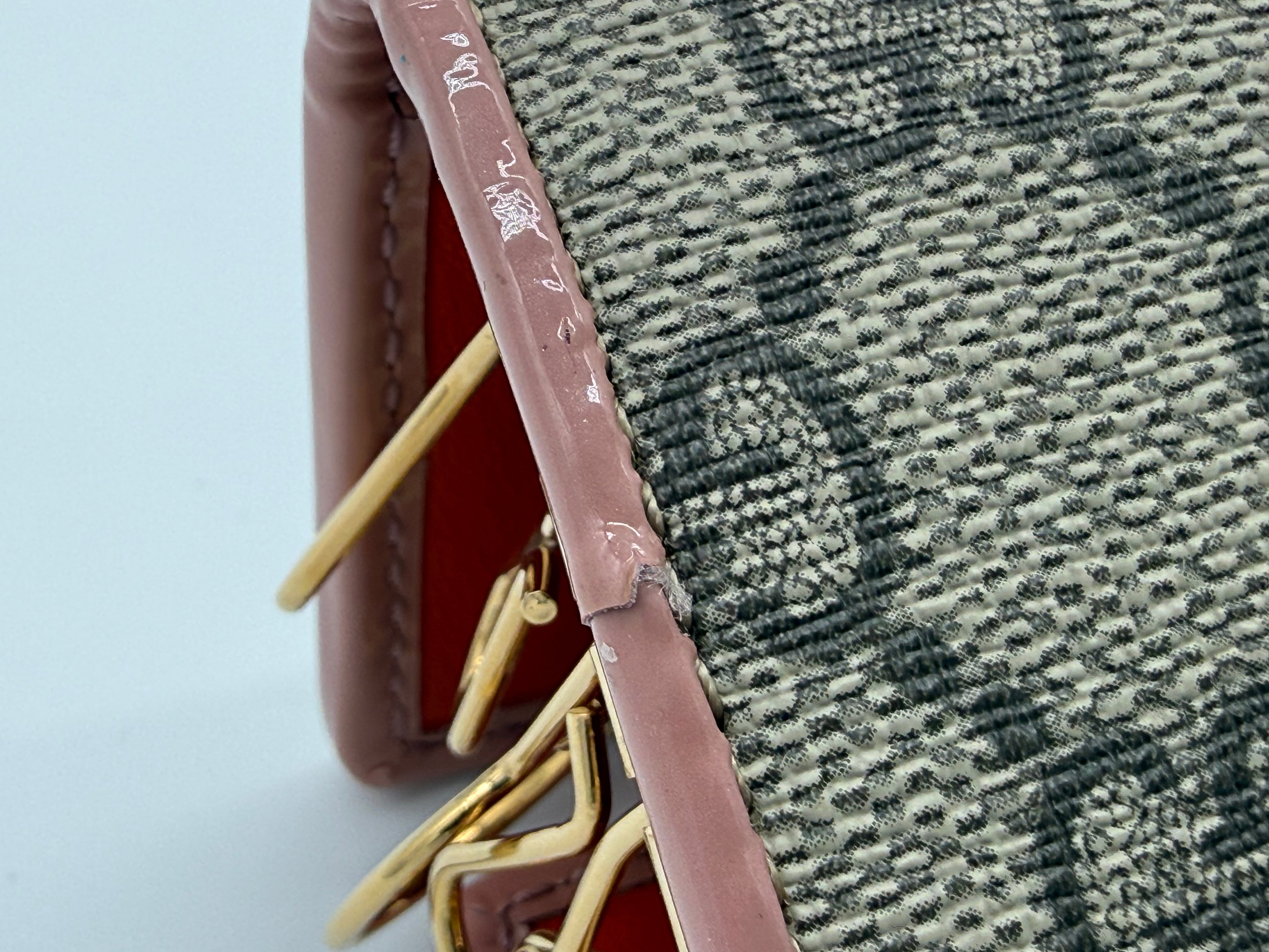 Gucci GG Supreme Key Case – Beige Canvas (SKU: sw1580)