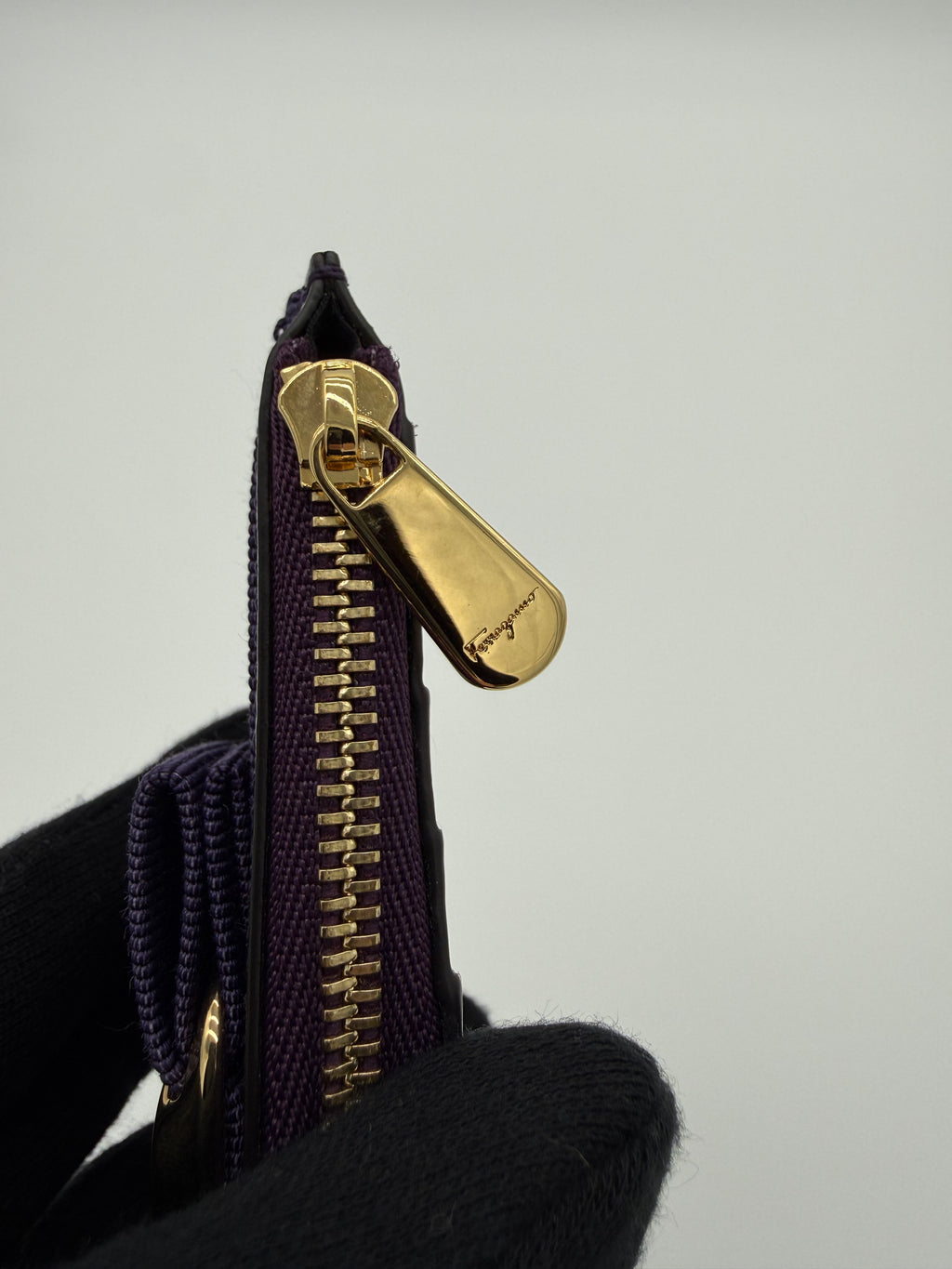 Salvatore Ferragamo Vara Card Case – Purple Leather with Gold Hardware (SKU: am9178)