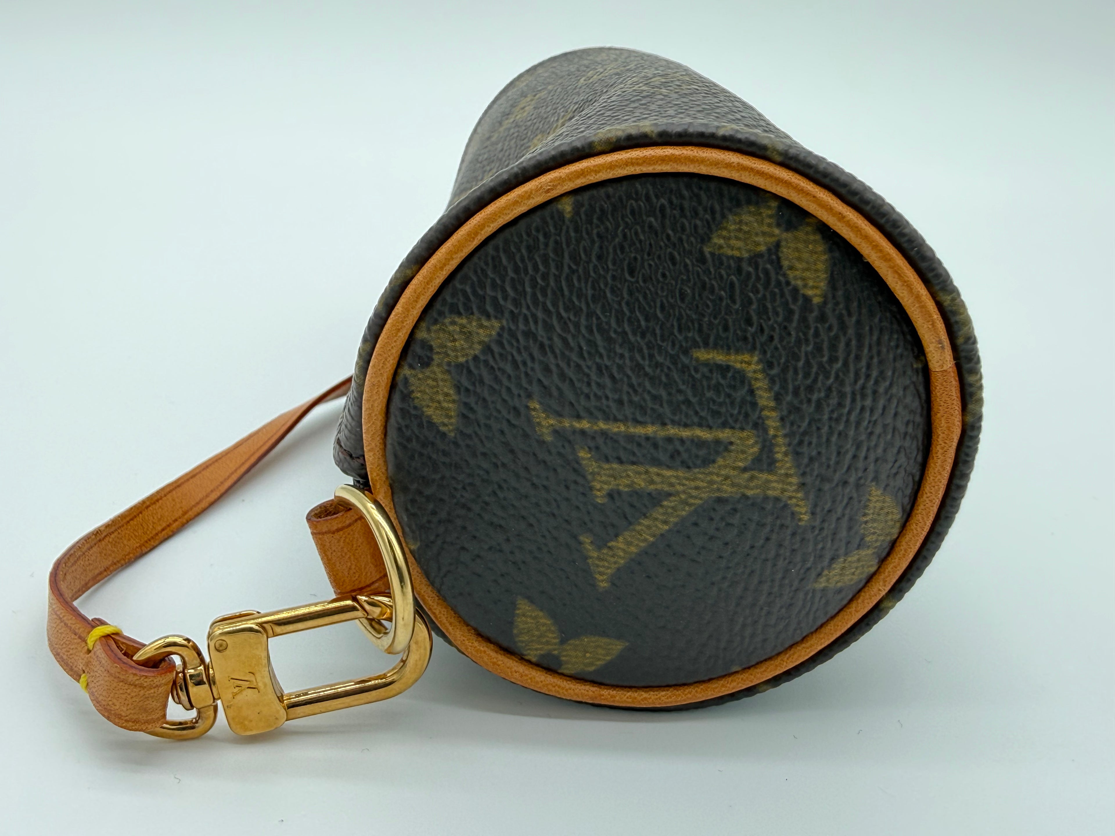 Louis Vuitton Monogram Papillon Pouch – Mini Accessory Pouch in Classic Monogram Canvas (SKU: 147171)