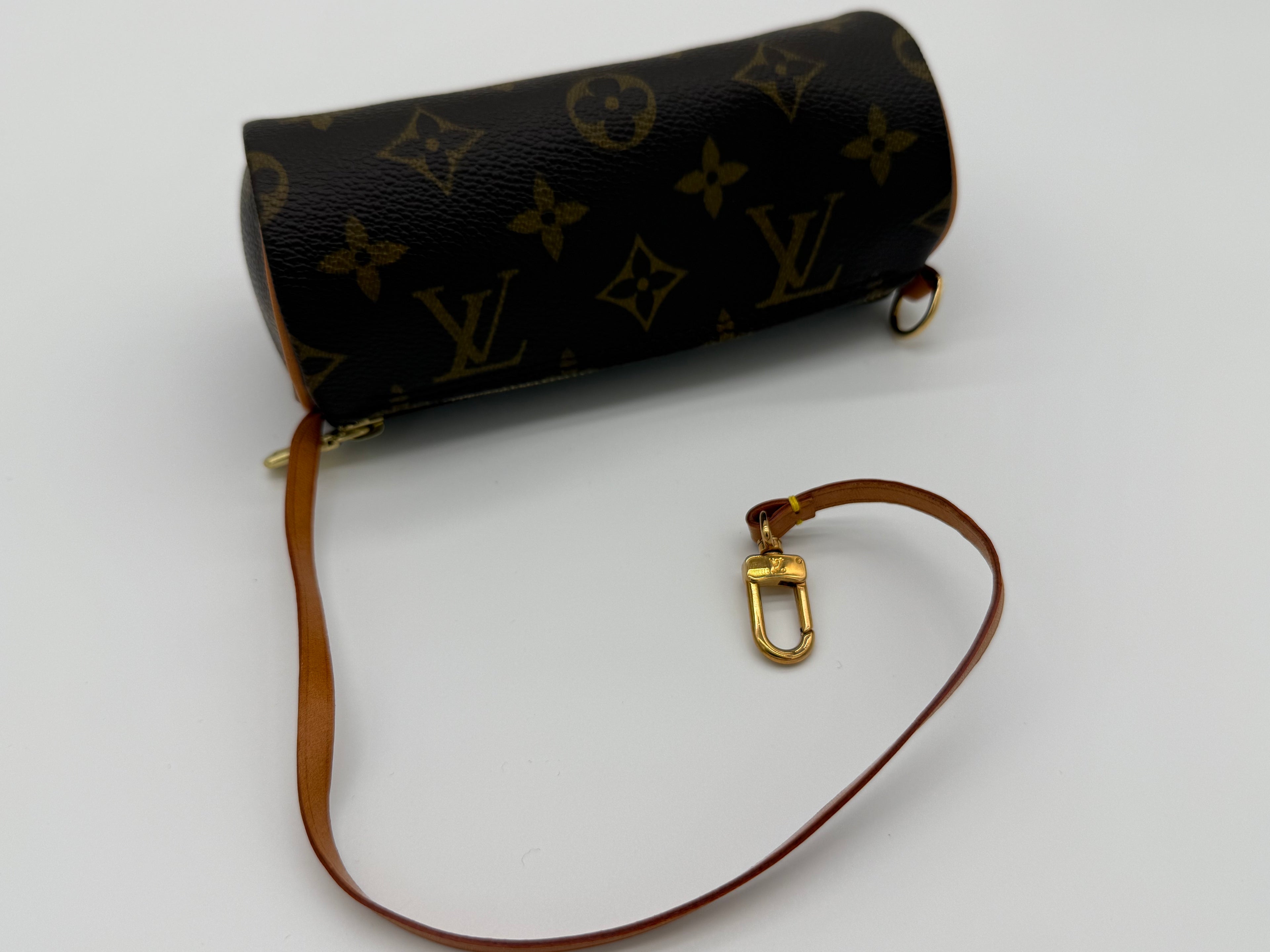 Louis Vuitton Monogram Papillon Pouch – Mini Accessory Pouch in Classic Monogram Canvas (SKU: 147171)
