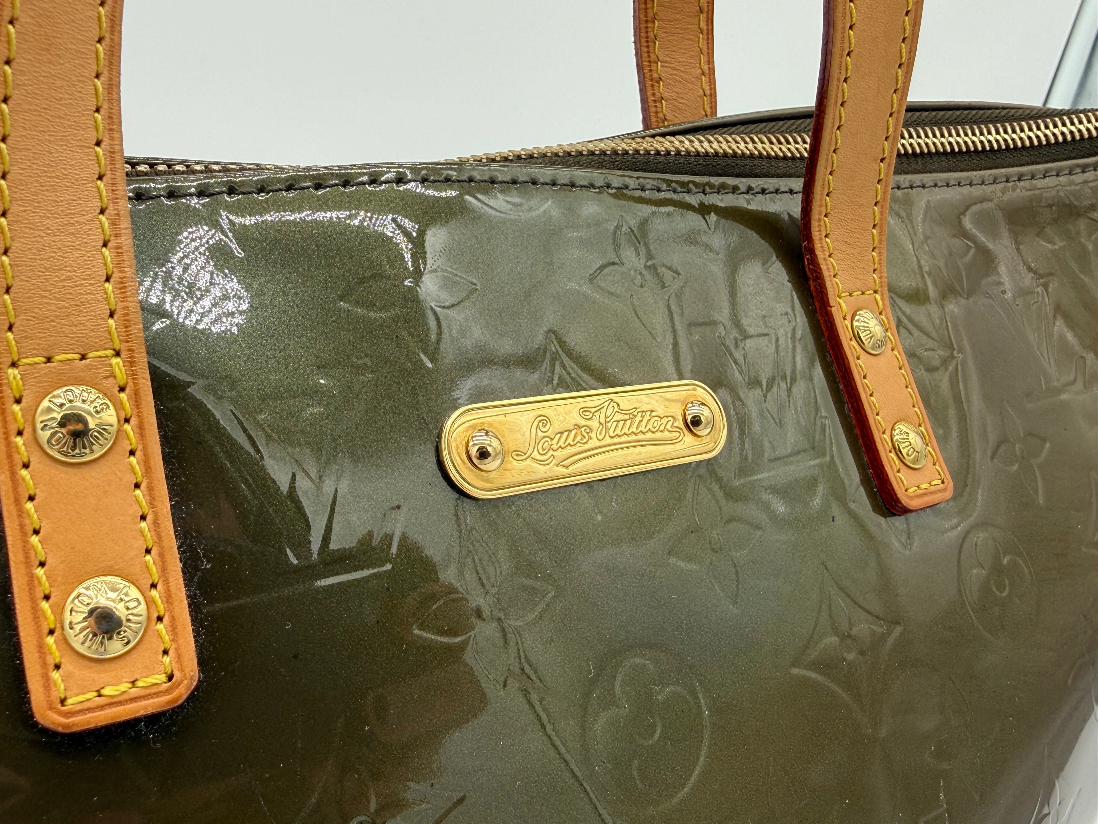 Louis Vuitton Monogram Vernis Bellevue PM – Veil Olive Patent Leather (SKU: ep11561)