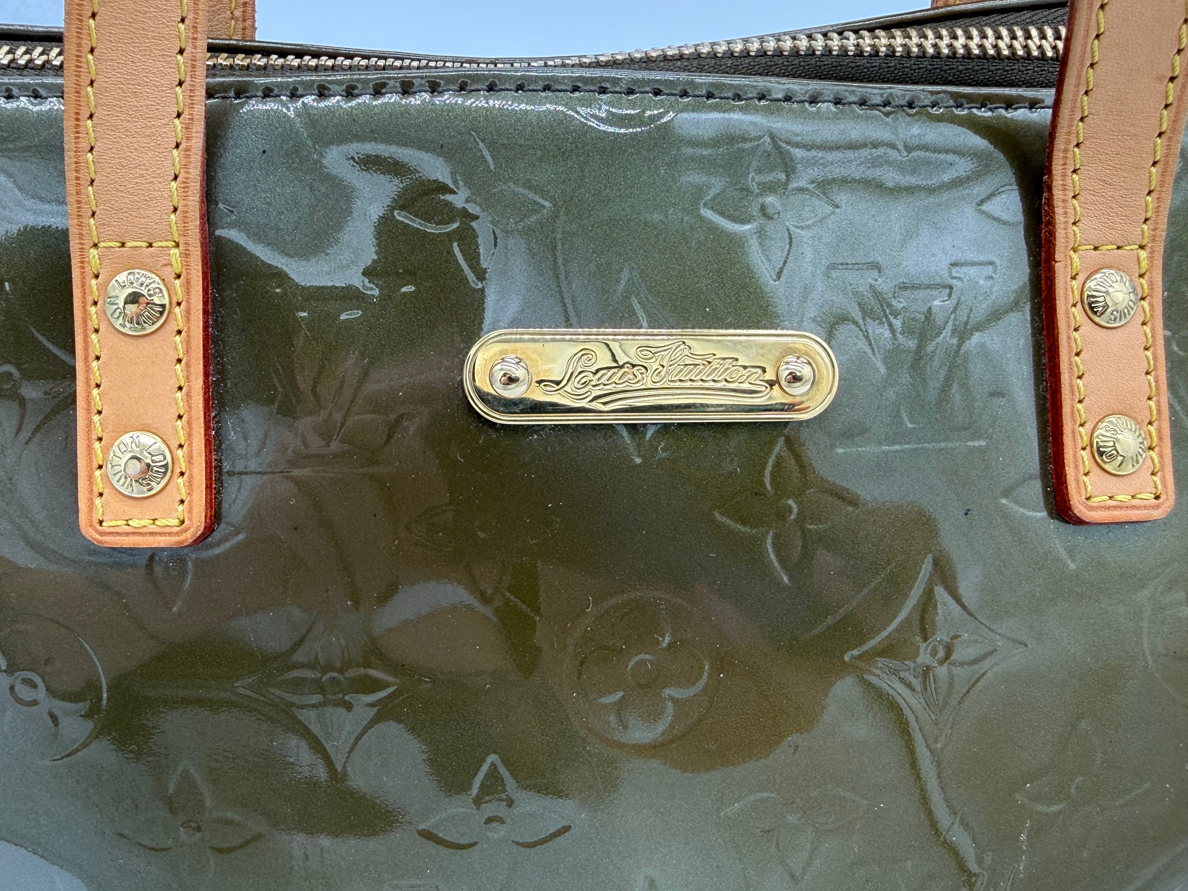 Louis Vuitton Monogram Vernis Bellevue PM – Veil Olive Patent Leather (SKU: ep11561)