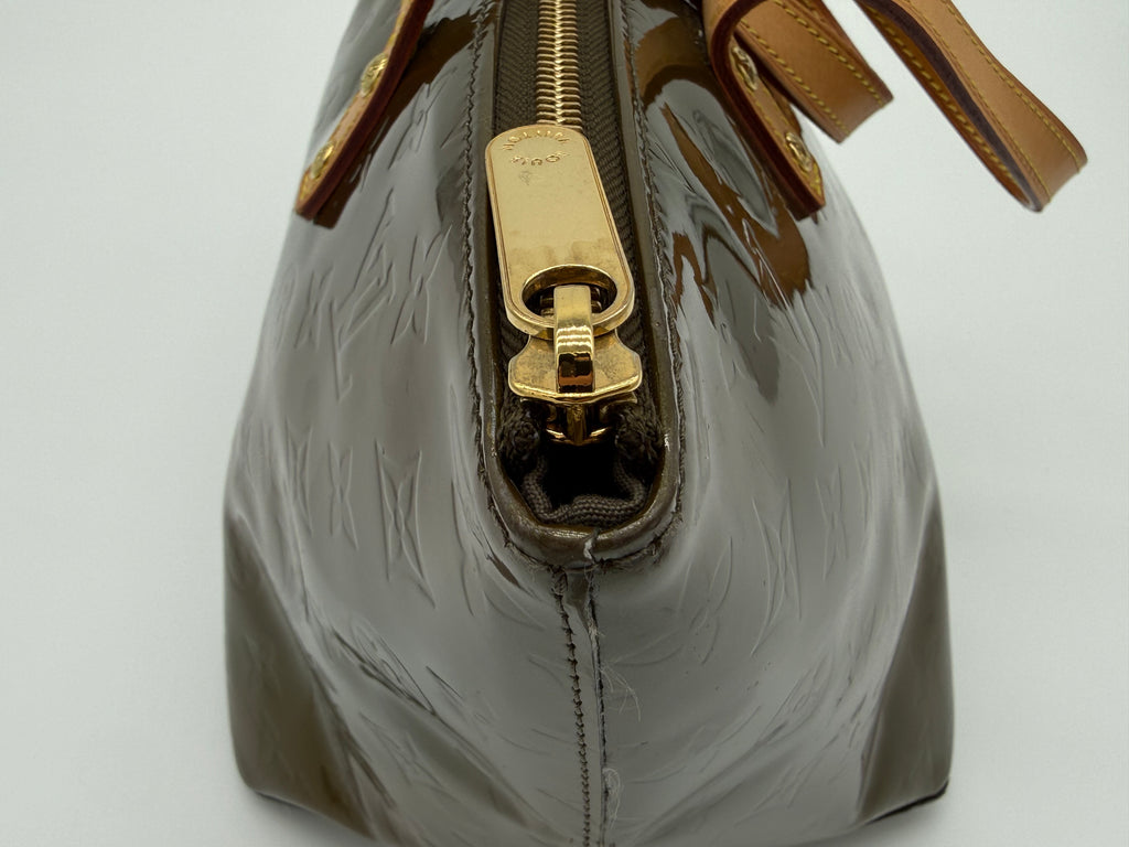 Louis Vuitton Monogram Vernis Bellevue PM – Veil Olive Patent Leather (SKU: ep11561)