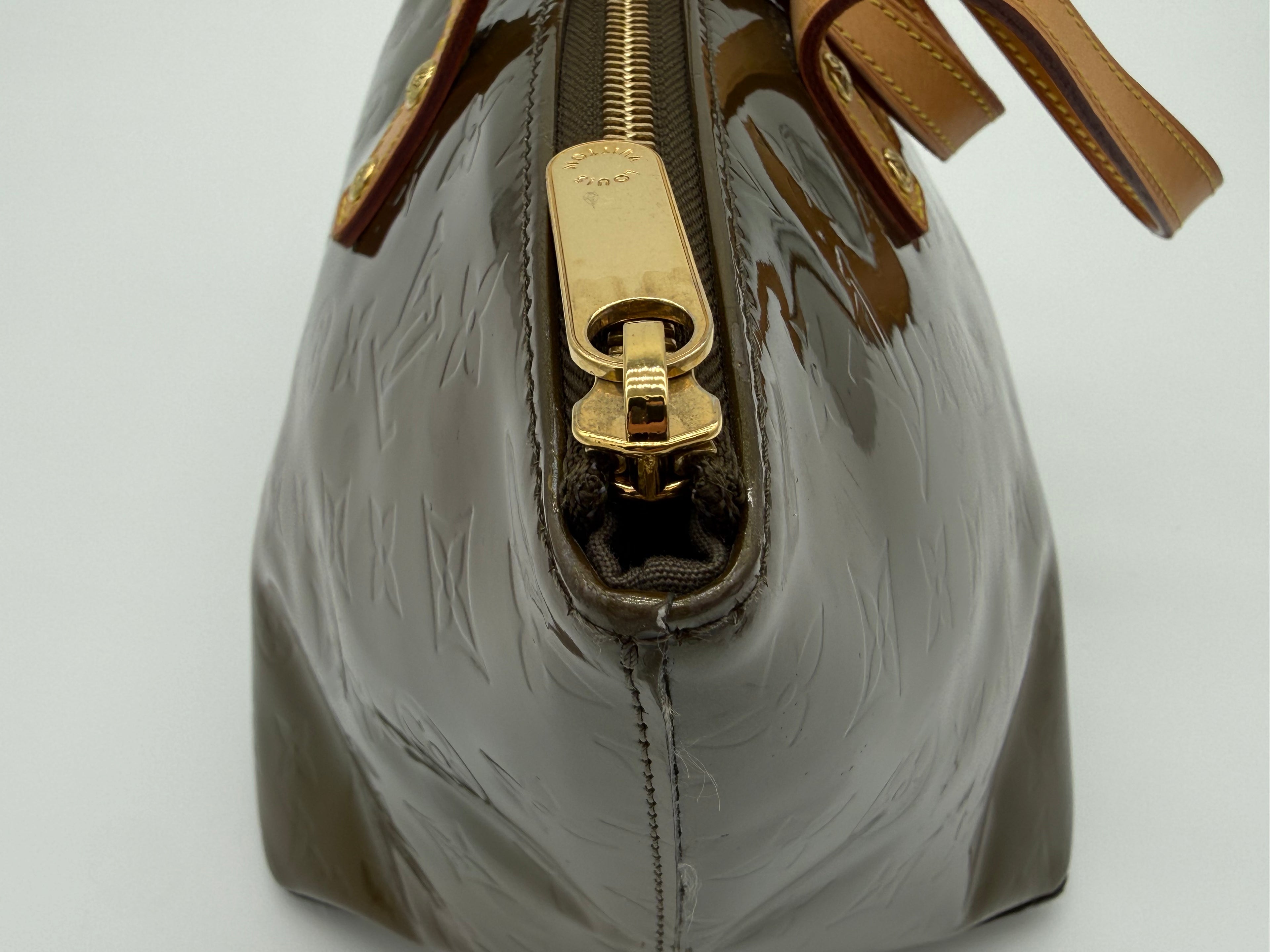 Louis Vuitton Monogram Vernis Bellevue PM – Veil Olive Patent Leather (SKU: ep11561)