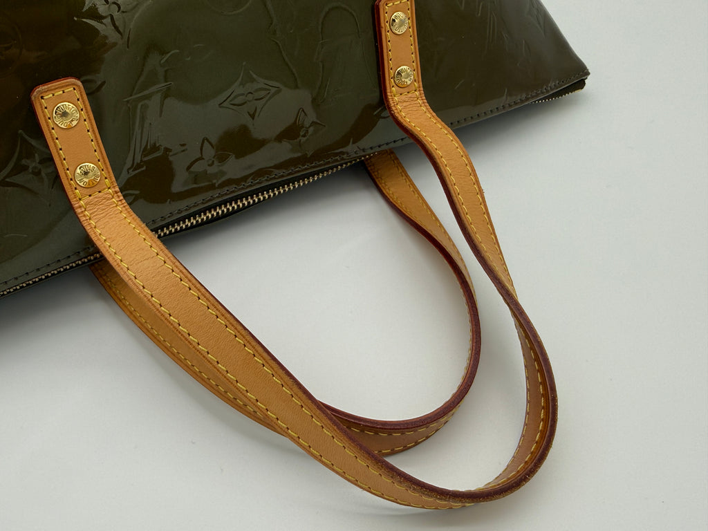 Louis Vuitton Monogram Vernis Bellevue PM – Veil Olive Patent Leather (SKU: ep11561)