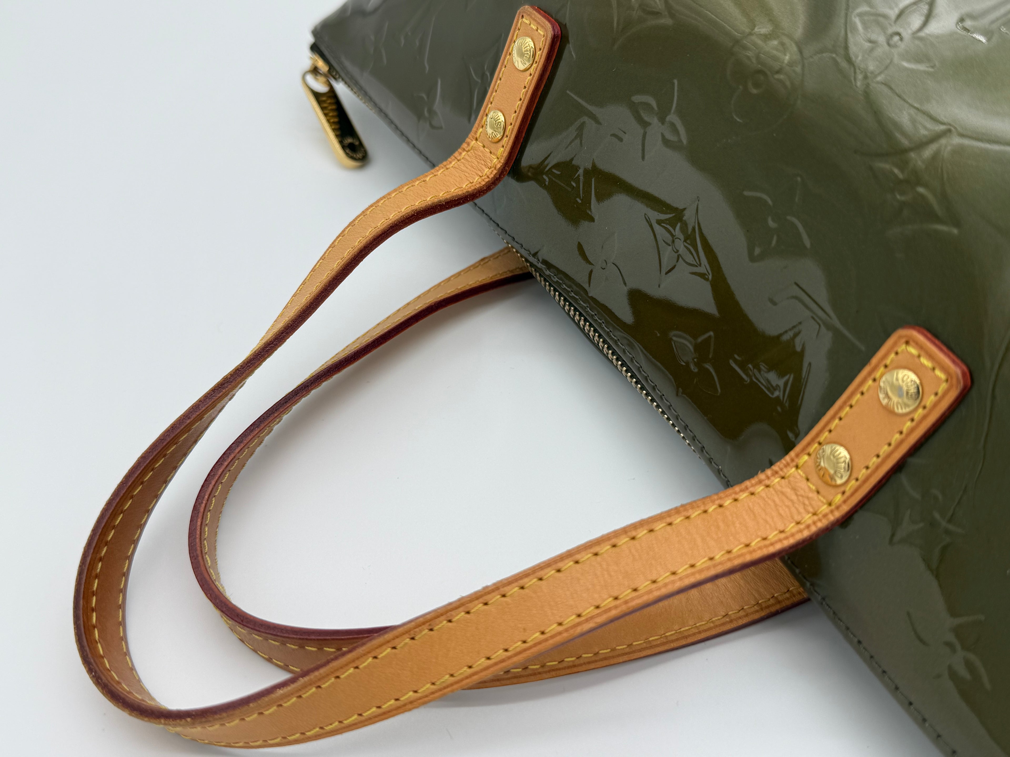 Louis Vuitton Monogram Vernis Bellevue PM – Veil Olive Patent Leather (SKU: ep11561)