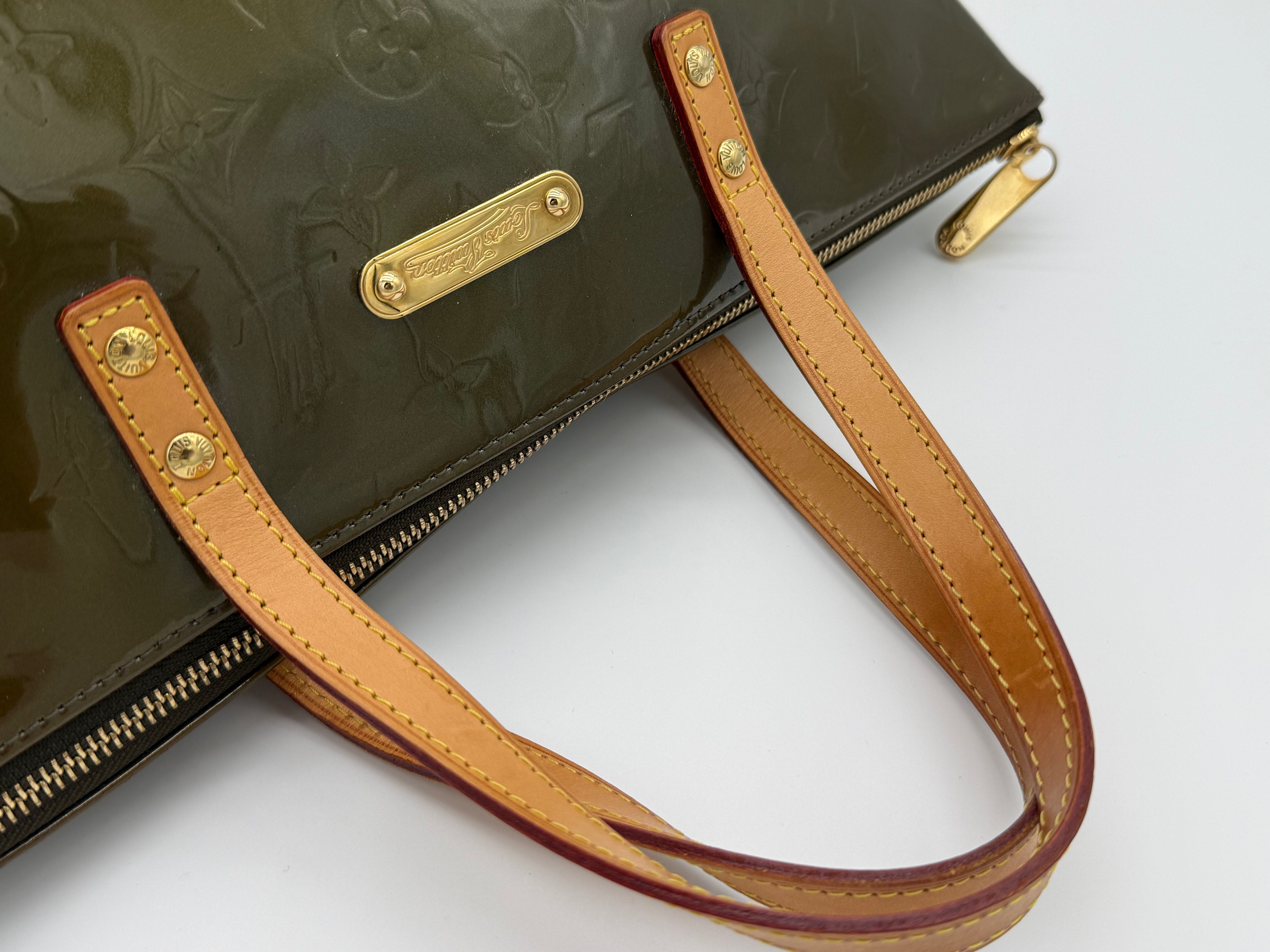 Louis Vuitton Monogram Vernis Bellevue PM – Veil Olive Patent Leather (SKU: ep11561)