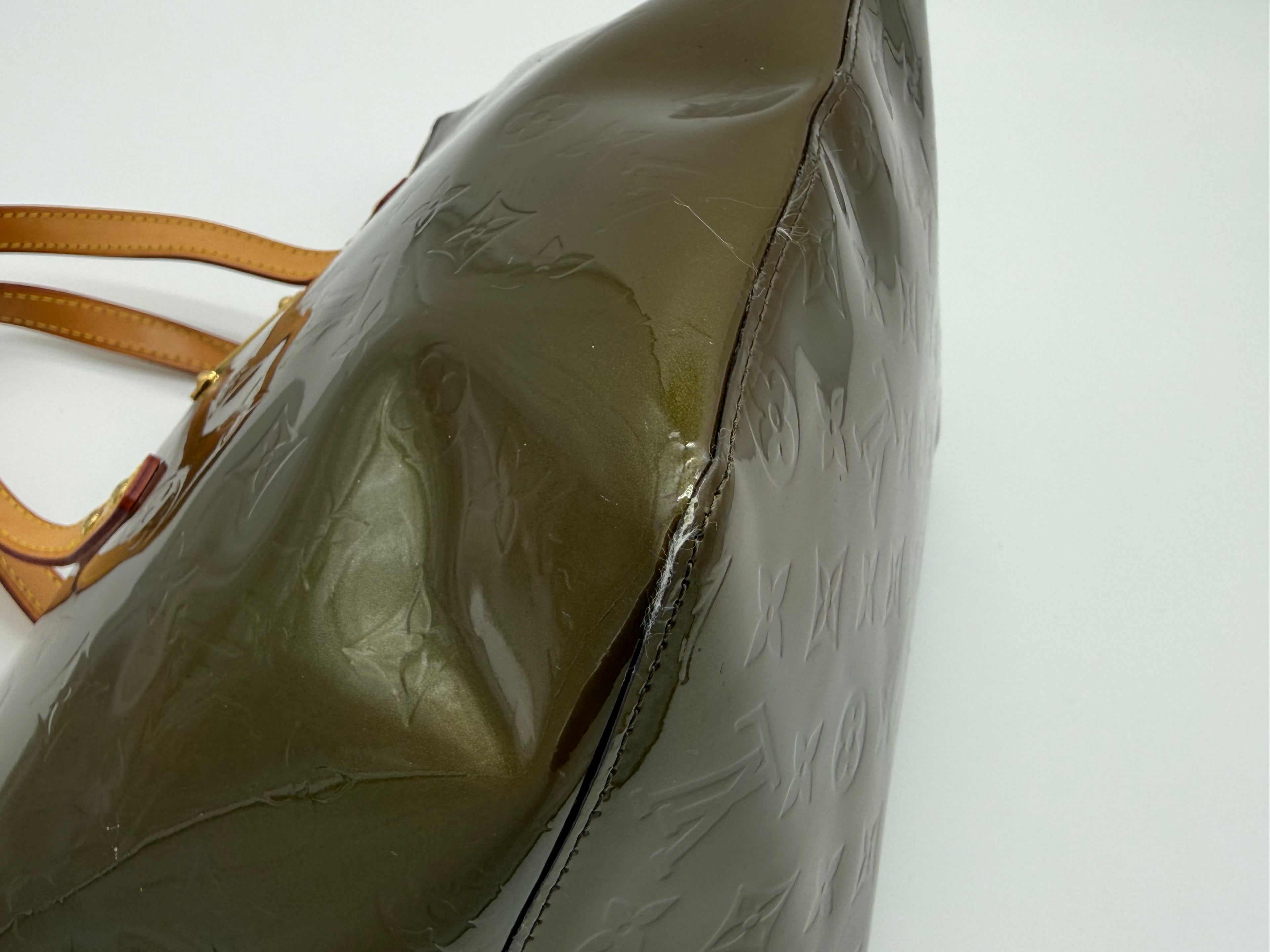 Louis Vuitton Monogram Vernis Bellevue PM – Veil Olive Patent Leather (SKU: ep11561)