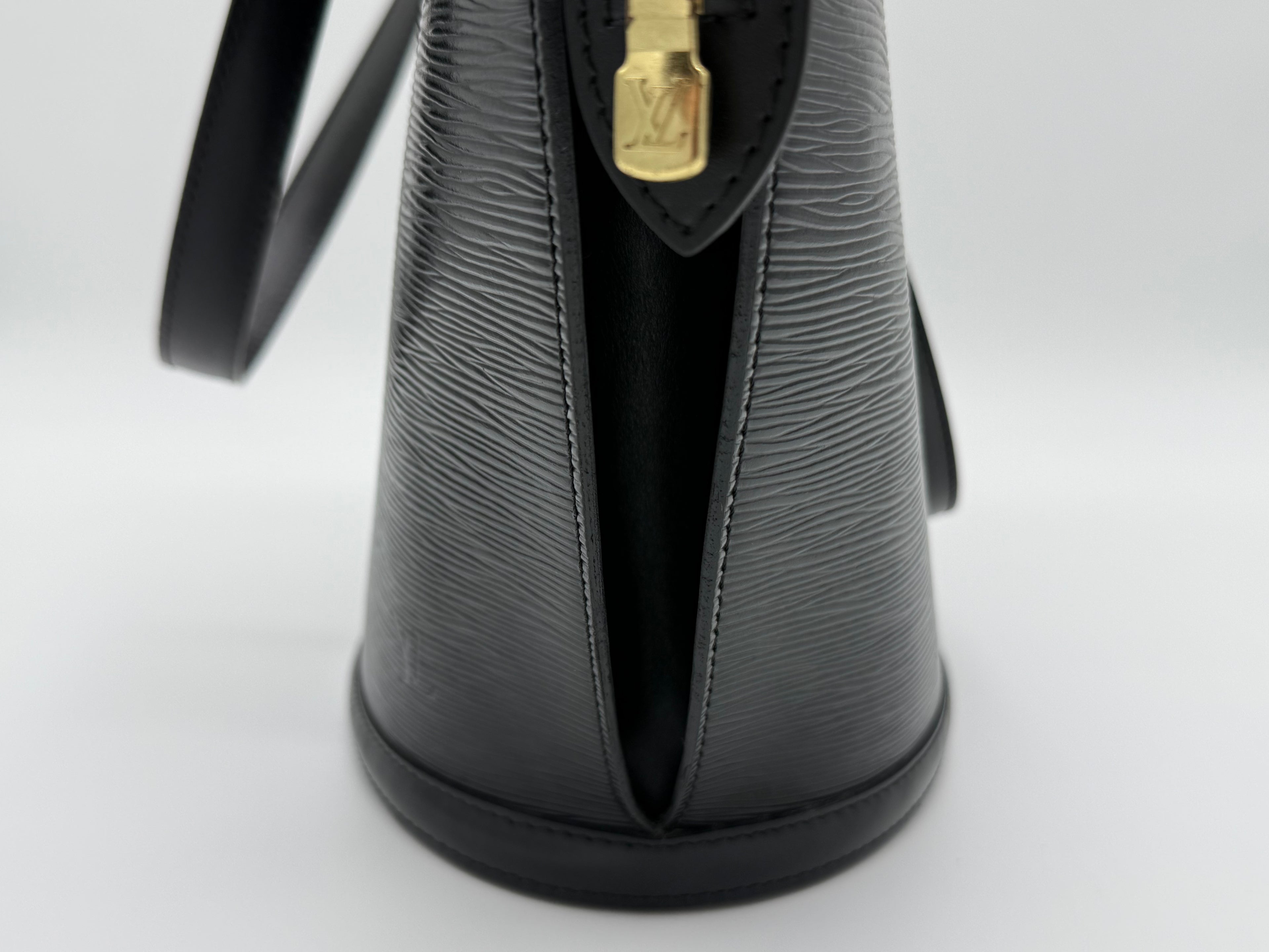 Louis Vuitton Epi Saint Jacques Shopping Bag – Black Epi Leather (SKU: am9363V)