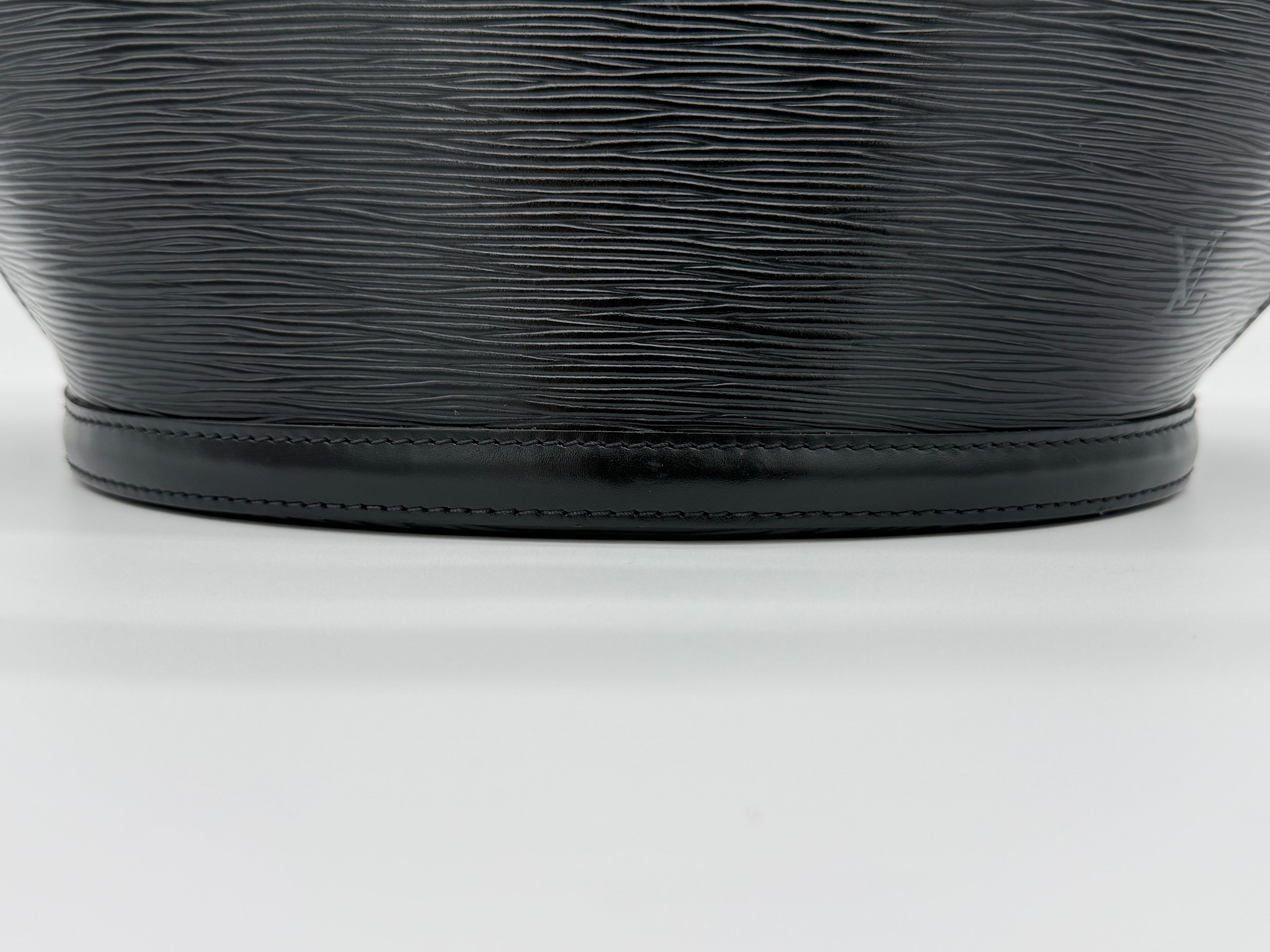 Louis Vuitton Epi Saint Jacques Shopping Bag – Black Epi Leather (SKU: am9363V)