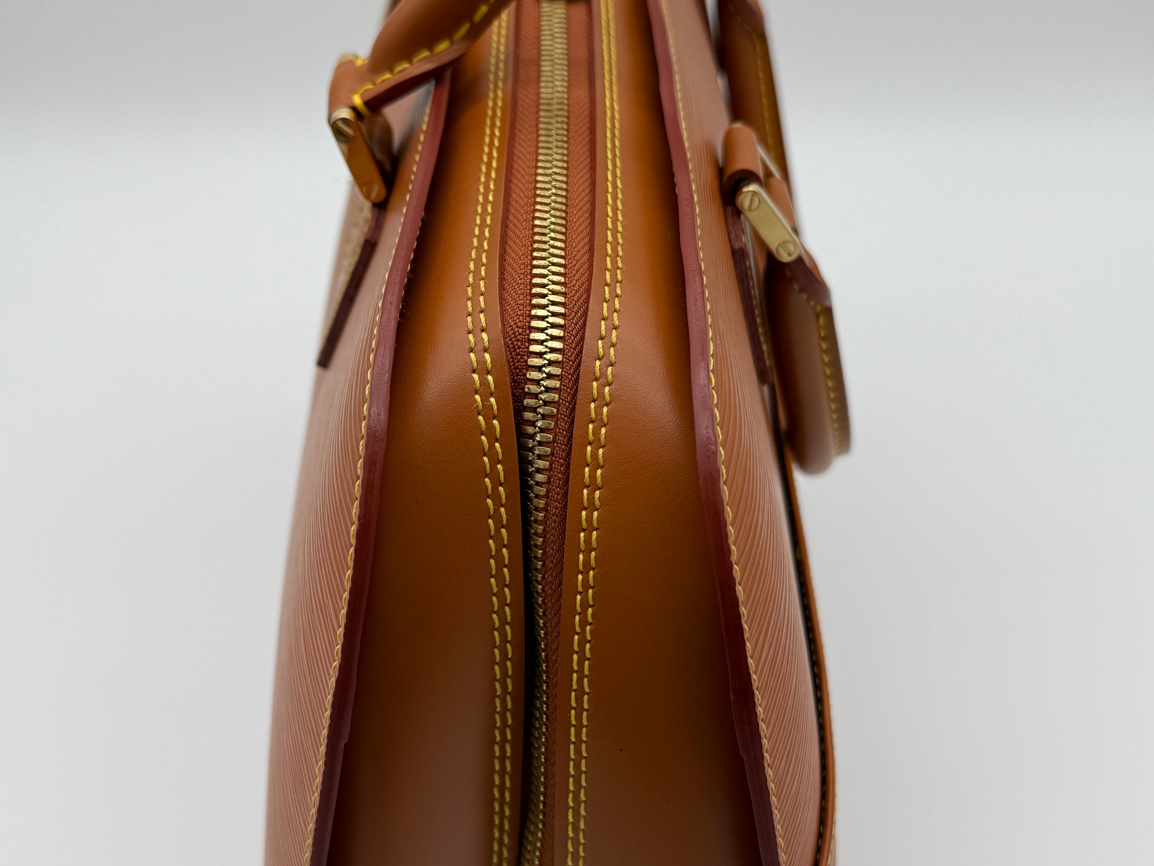 Louis Vuitton Epi Sorbonne Hand Bag – Zipangu Gold (SKU: ep11124)