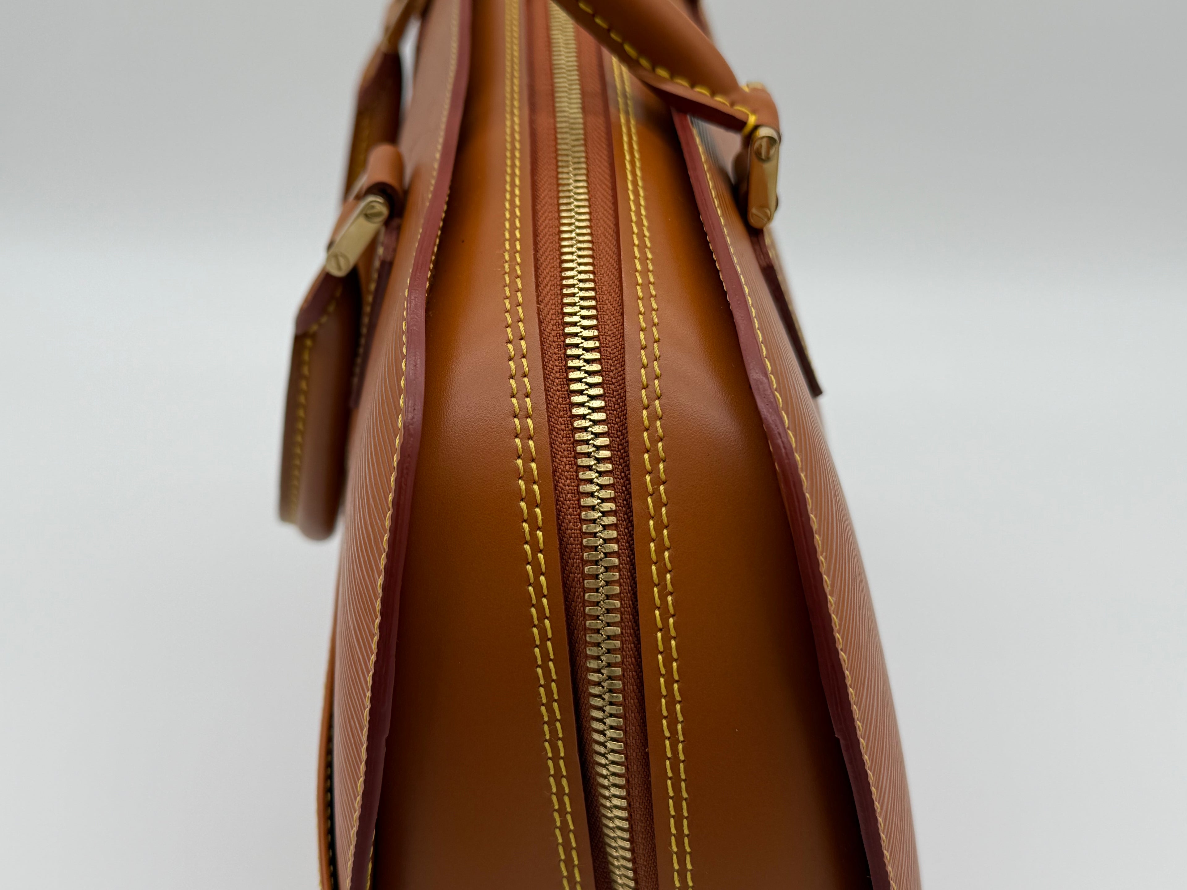 Louis Vuitton Epi Sorbonne Hand Bag – Zipangu Gold (SKU: ep11124)