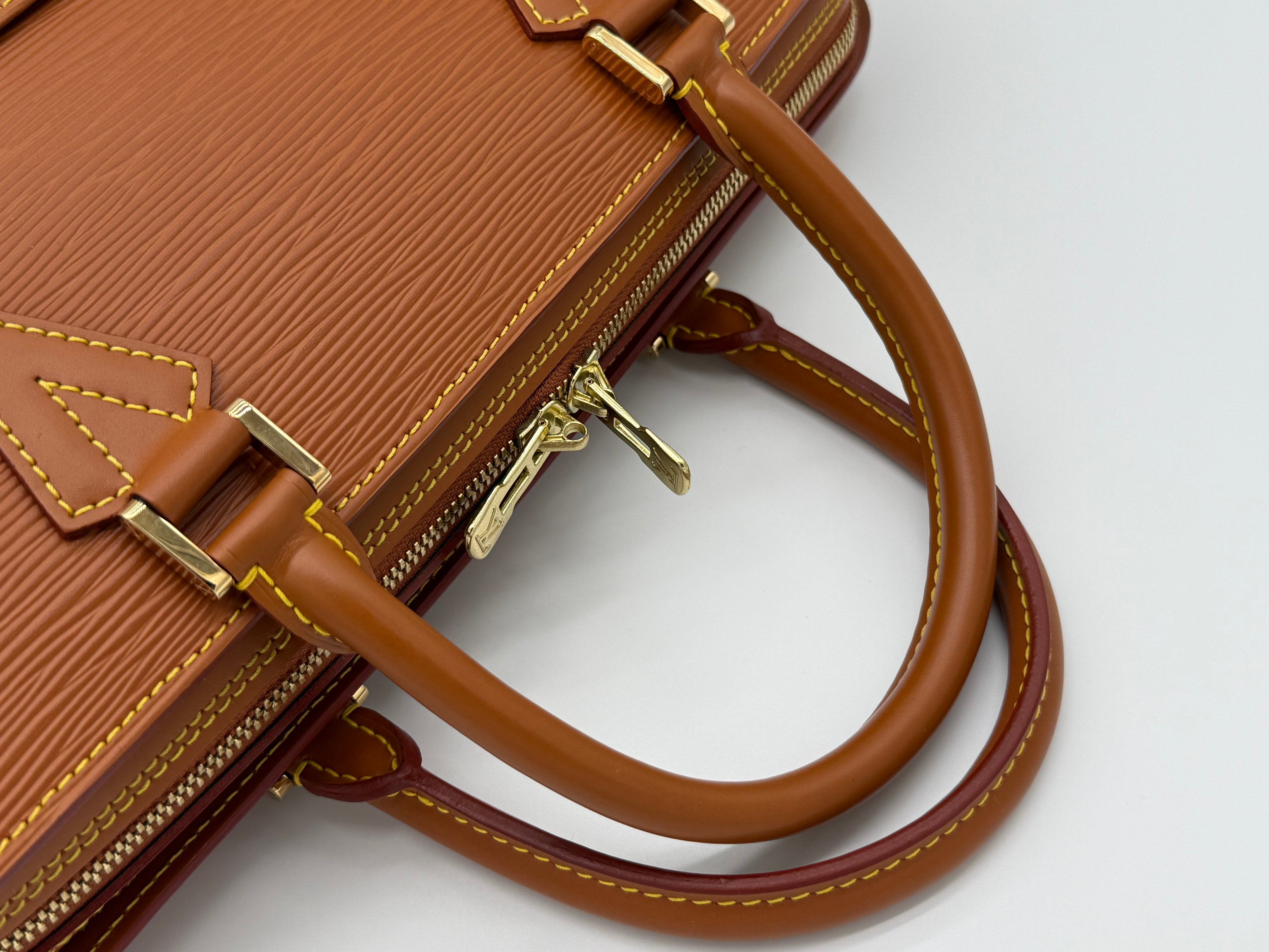 Louis Vuitton Epi Sorbonne Hand Bag – Zipangu Gold (SKU: ep11124)